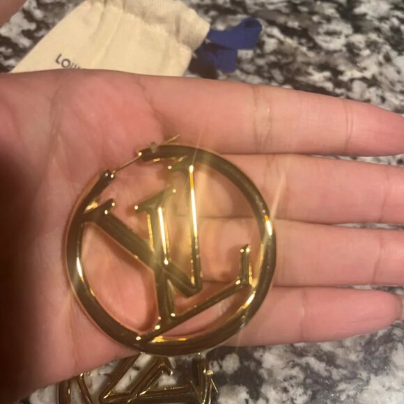 Louis Vuitton Hoop Louise Gold Tone Earrings Authentic - Picture 3 of 4